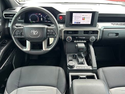 Used 2024 Toyota Tacoma TRD Off-Road AWD/4WD image 18