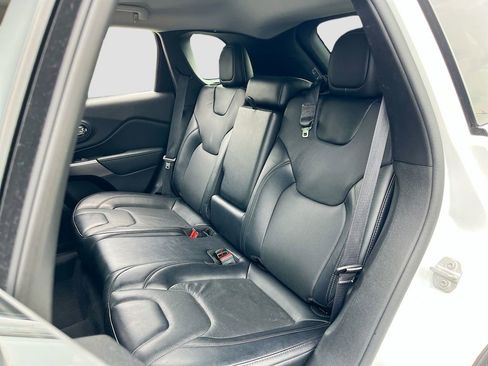 Used 2022 Jeep Cherokee Latitude Lux FWD image 22