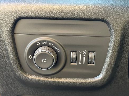 New 2025 Jeep Grand Cherokee L Limited image 24