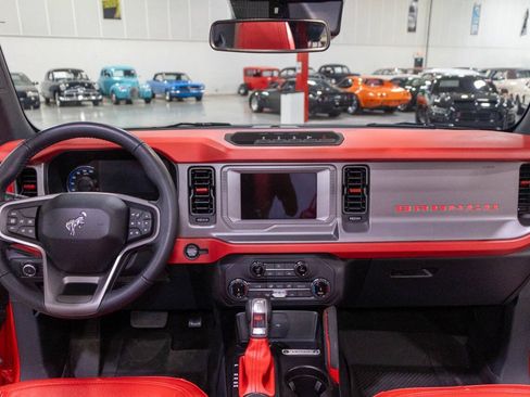 Used 2022 Ford Bronco Outer Banks w/ Sasquatch Package AWD/4WD image 10