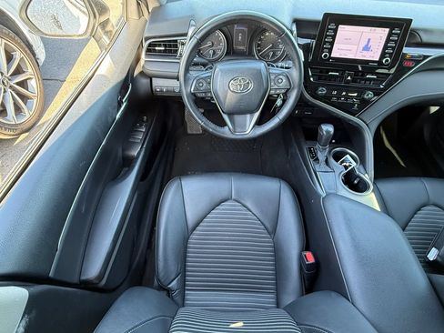 Used 2021 Toyota Camry SE FWD image 6