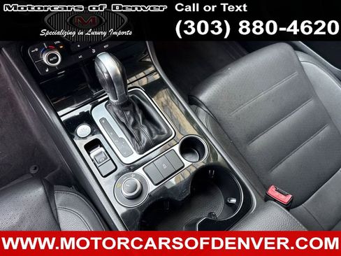 Used 2015 Volkswagen Touareg Sport image 16