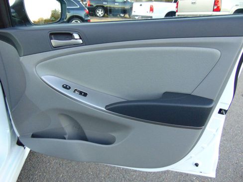 Used 2017 Hyundai Accent SE image 48