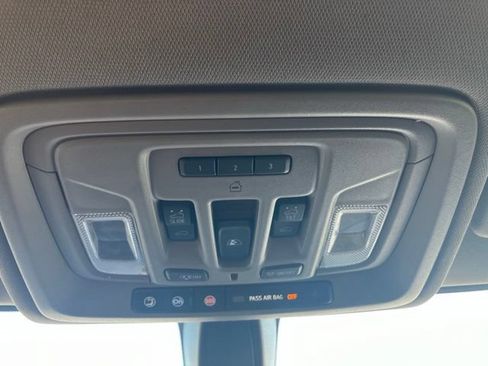 Used 2021 Chevrolet Silverado 1500 LT Trail Boss w/ Convenience Package II AWD/4WD image 16