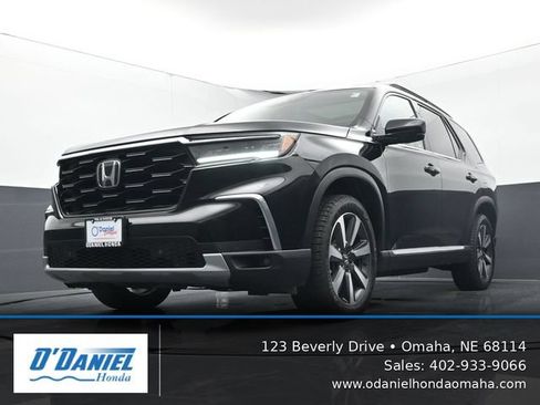 Used 2024 Honda Pilot Touring image 9