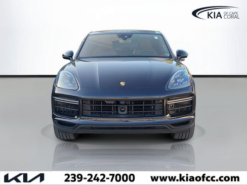 Used 2020 Porsche Cayenne Turbo AWD/4WD image 2