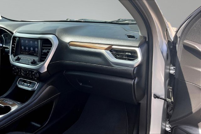 Used 2020 GMC Acadia SLE w/ Driver Convenience Package FWD image 28
