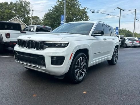 Used 2023 Jeep Grand Cherokee Overland w/ Adv Protech Group III AWD/4WD image 23