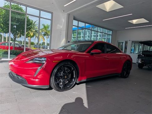 Used 2021 Porsche Taycan 4S image 4
