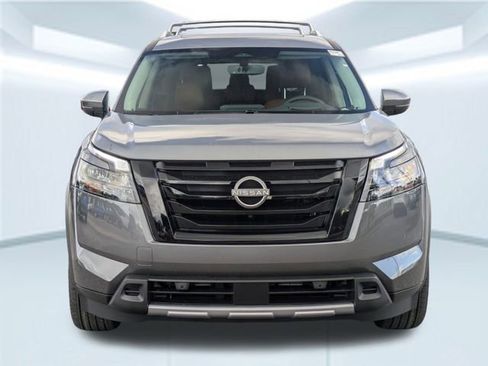 New 2025 Nissan Pathfinder Platinum image 10