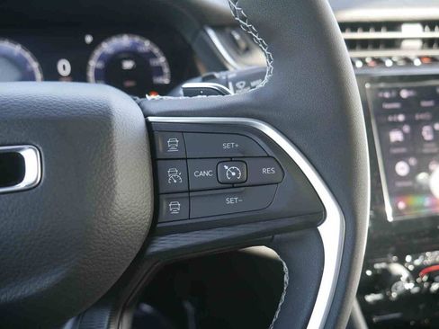 New 2025 Jeep Grand Cherokee Altitude image 35