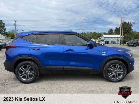Used 2023 Kia Seltos LX AWD/4WD image 6