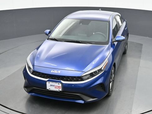 Used 2023 Kia Forte LXS w/ LXS Technology Package FWD image 18
