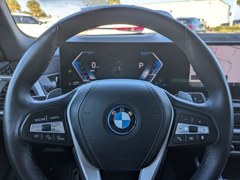 Used 2025 BMW X5 xDrive50e image 30