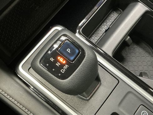 Used 2022 Nissan Pathfinder SL w/ SL Premium Package image 23