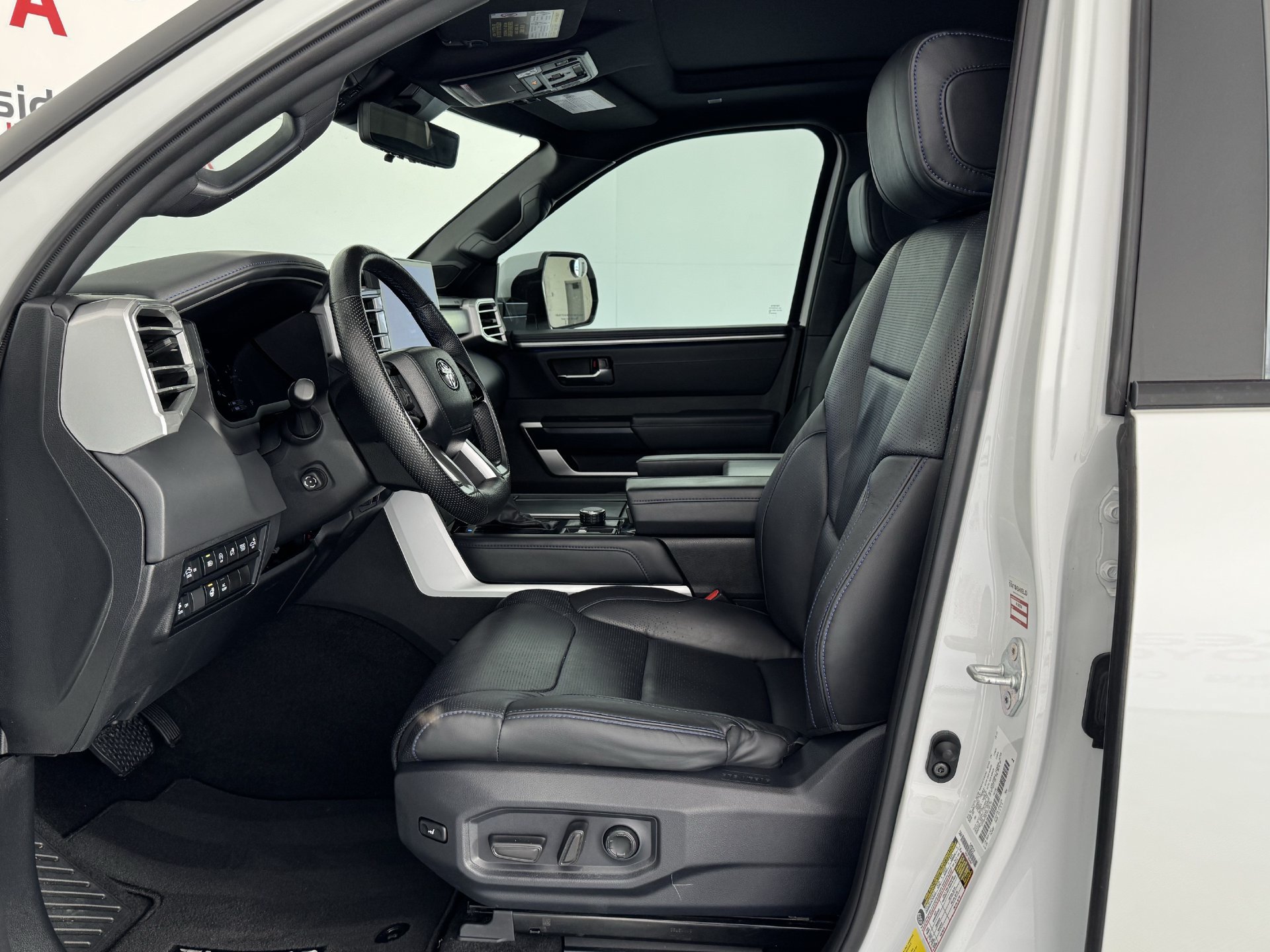 Used 2024 Toyota Tundra Platinum AWD/4WD image 14