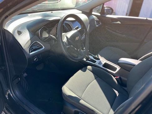Used 2018 Chevrolet Cruze LS image 7