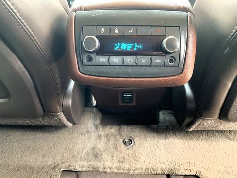 Used 2014 Buick Enclave Premium AWD/4WD image 37