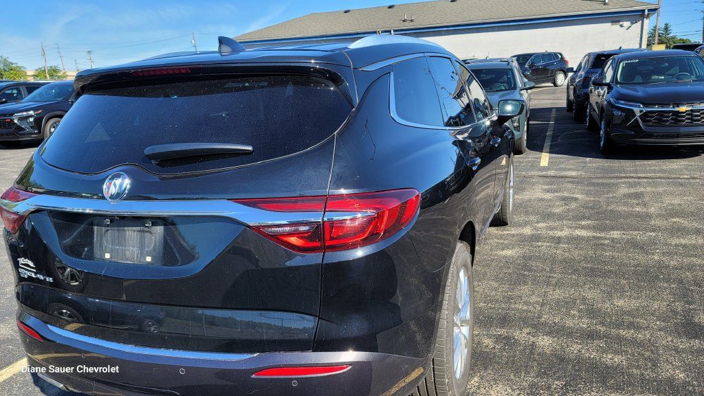 Used 2021 Buick Enclave Essence w/ Sound and Sites Package AWD/4WD image 6