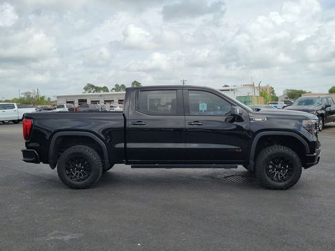 Certified 2022 GMC Sierra 1500 AT4 w/ Sierra Safety Plus Package AWD/4WD image 18