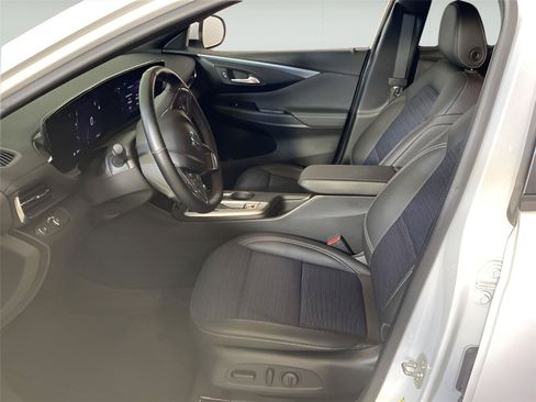 Used 2024 Buick Envista Preferred w/ Convenience I Package FWD image 17