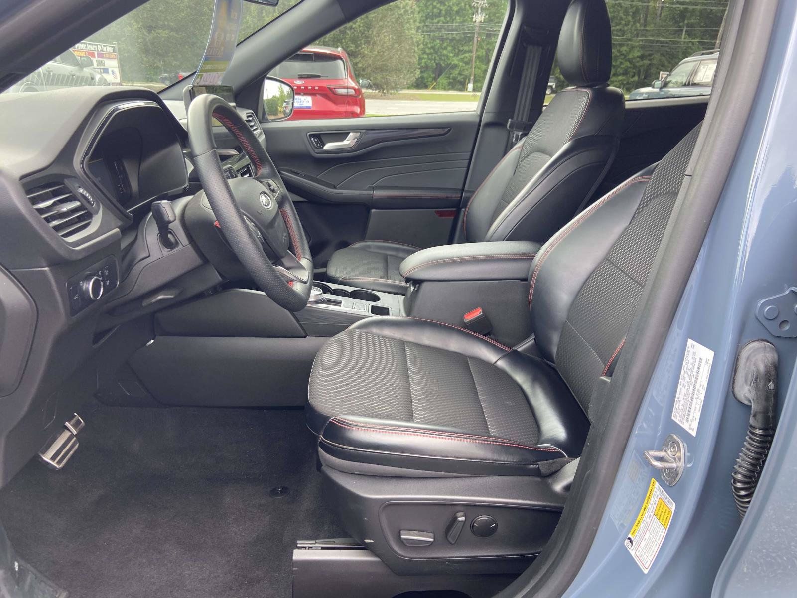 Used 2024 Ford Escape ST-Line w/ Tech Pack #1 FWD image 16