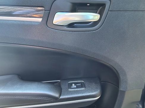 Used 2019 Chrysler 300 Touring w/ Sport Appearance Package image 15