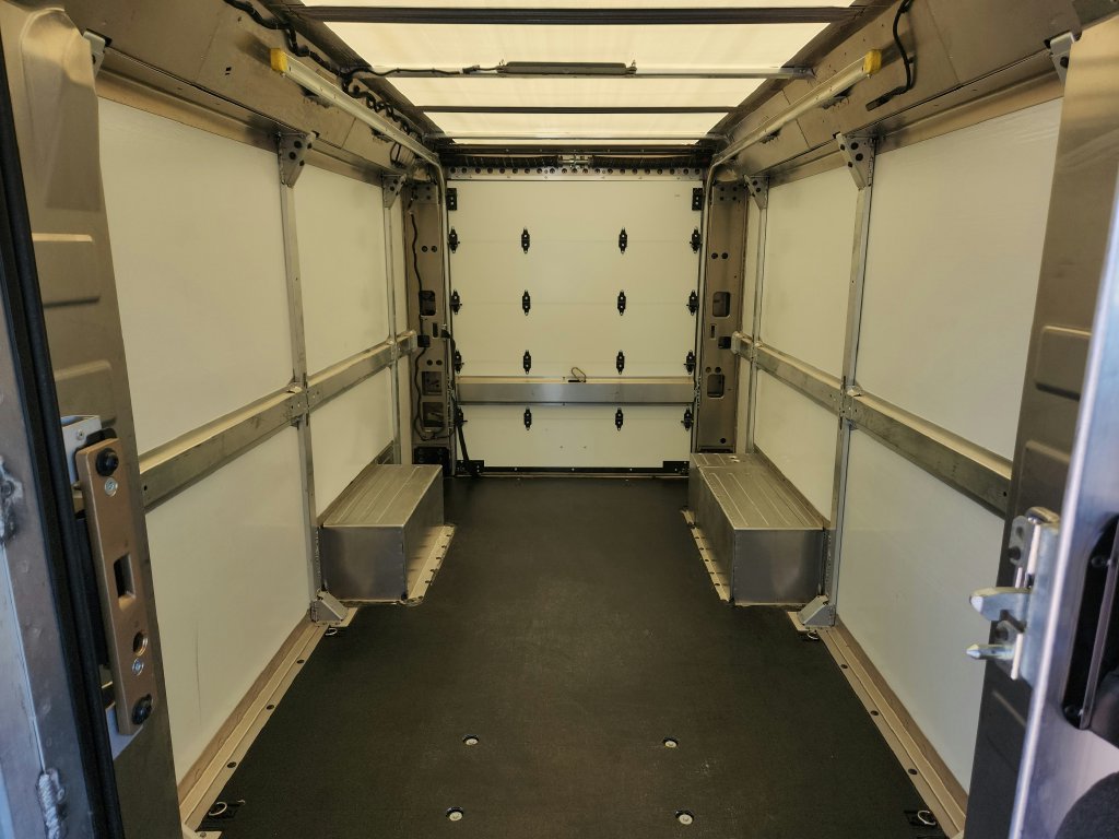 Used 2024 Chevrolet Brightdrop 600 w/ Commercial Equipment Package AWD/4WD image 21