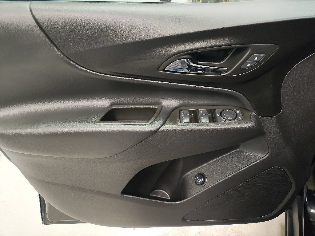 Used 2024 Chevrolet Equinox LT FWD image 23