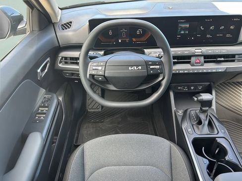 New 2026 Kia K4 FWD image 15