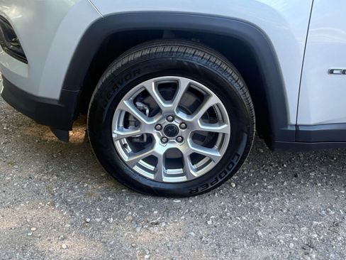 Used 2025 Jeep Compass Limited AWD/4WD image 29