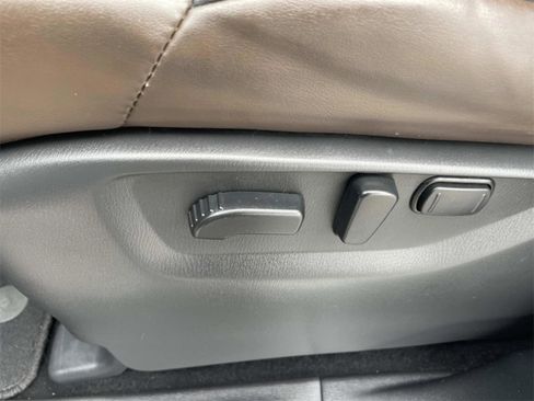 Used 2022 Nissan Armada Platinum w/ Captain's Chairs Package image 25