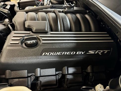 Used 2016 Dodge Challenger R/T Scat Pack w/ Leather Interior Group image 35