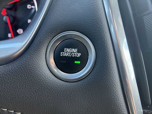 Used 2022 Chevrolet Traverse Premier image 16