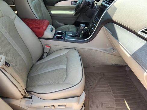 Used 2013 Lincoln MKX AWD image 17