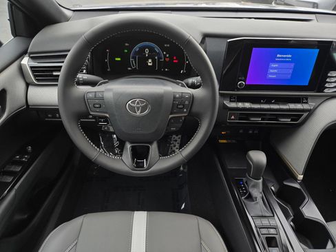 Used 2026 Toyota Camry SE FWD image 12