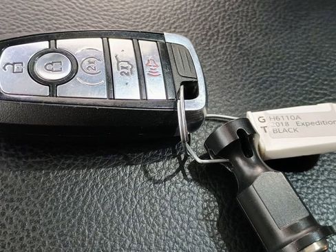 Used 2018 Ford Expedition Limited w/ Equipment Group 301A image 27