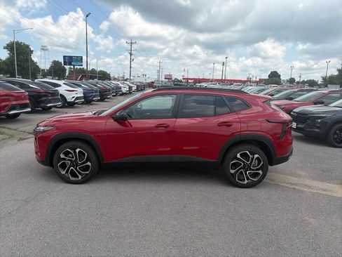 New 2026 Chevrolet Trax RS w/ Sunroof Package FWD image 3