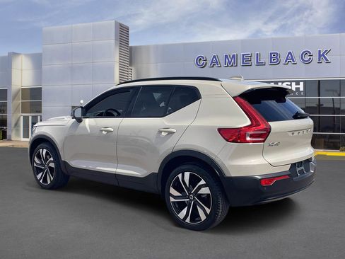 Used 2025 Volvo XC40 B5 Plus w/ Climate Package AWD/4WD image 4