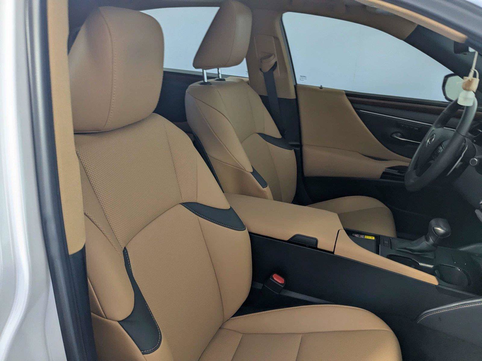 Used 2025 Lexus ES 350 w/ Premium Package FWD image 32