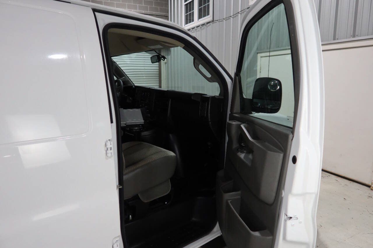 Used 2021 Chevrolet Express 2500 RWD image 12
