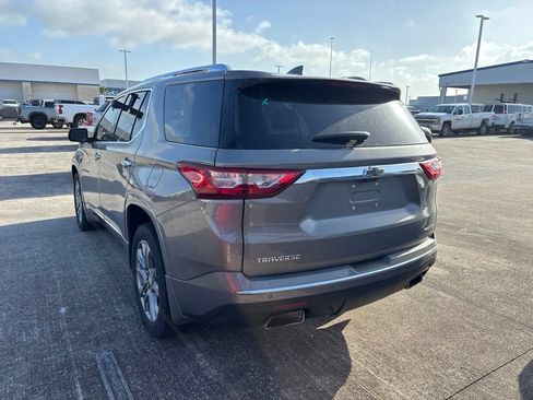Used 2019 Chevrolet Traverse Premier w/ Driver Confidence II Package FWD image 6