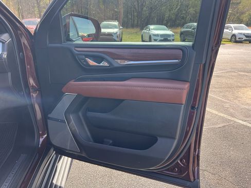 Used 2023 GMC Yukon Denali Ultimate image 31