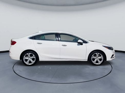 Used 2017 Chevrolet Cruze Premier FWD image 4