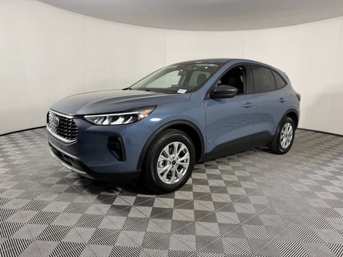 Used 2025 Ford Escape Active image 3