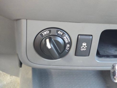 Used 2017 Nissan Frontier SV AWD/4WD image 17