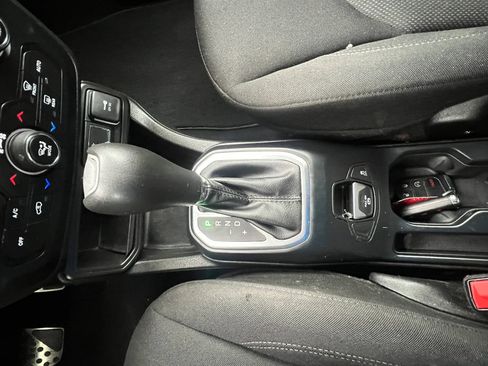 Used 2021 Jeep Renegade Sport FWD image 25