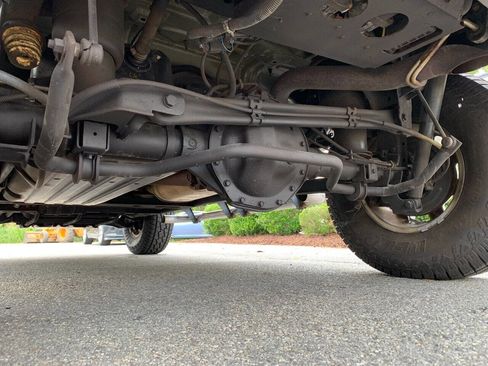 Used 2005 HUMMER H2 SUT w/ Preferred Equipment Group image 25