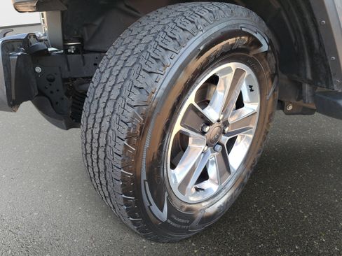 Used 2022 Jeep Wrangler Unlimited Sahara w/ Cold Weather Group AWD/4WD image 29