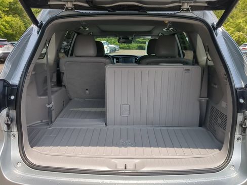Used 2018 Toyota Highlander Limited Platinum AWD/4WD image 12
